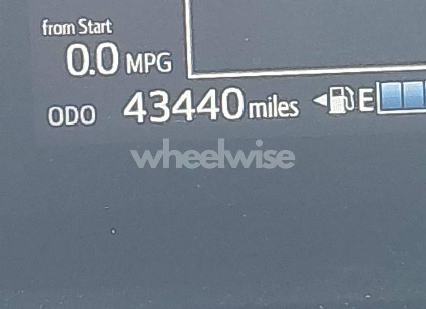 Photo 15 of 2018 Toyota Prius C TWO (VIN JTDKDTB3XJ1613079)