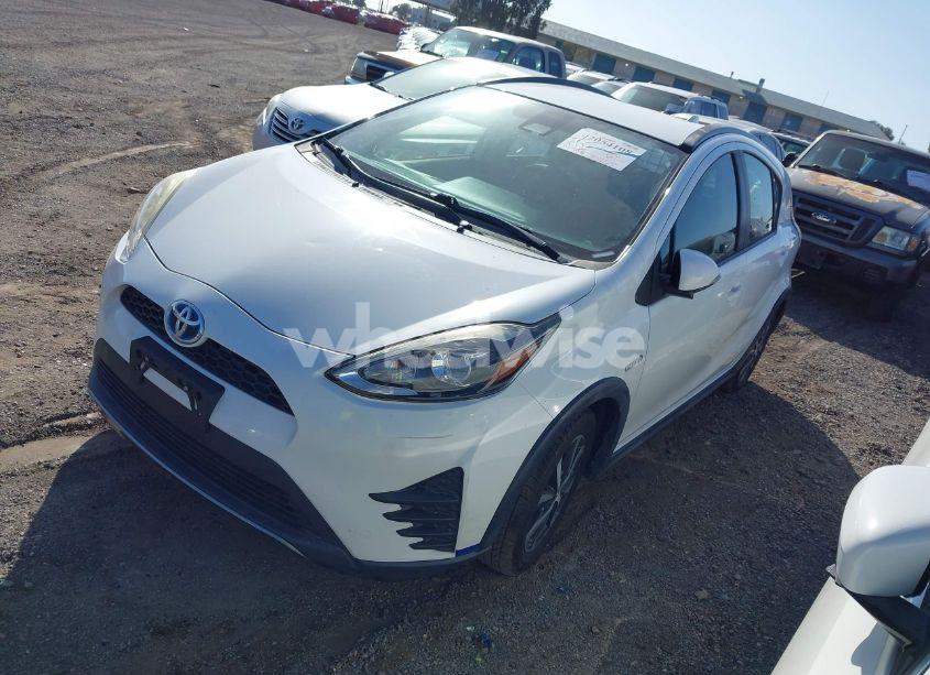 Photo 2 of 2018 Toyota Prius C TWO (VIN JTDKDTB3XJ1613079)