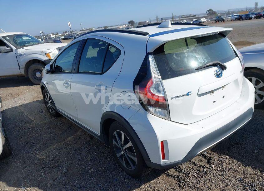 Photo 3 of 2018 Toyota Prius C TWO (VIN JTDKDTB3XJ1613079)
