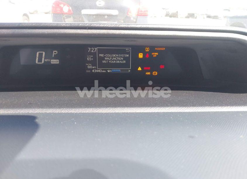 Photo 7 of 2018 Toyota Prius C TWO (VIN JTDKDTB3XJ1613079)