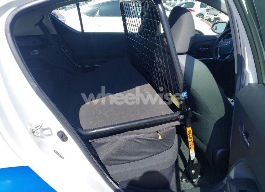 Photo 8 of 2018 Toyota Prius C TWO (VIN JTDKDTB3XJ1613079)