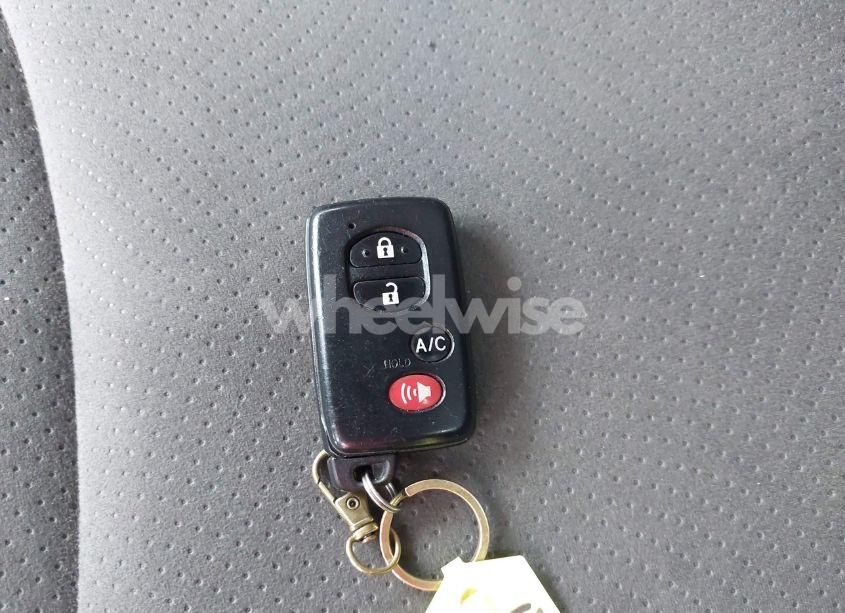 Photo 11 of 2014 Toyota Prius PLUG-IN (VIN JTDKN3DP1E3050561)