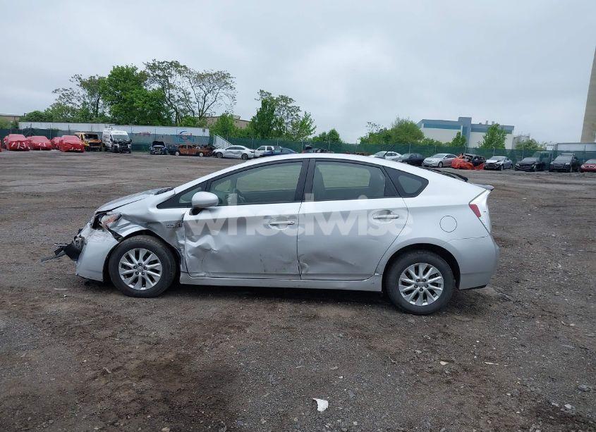 Photo 14 of 2014 Toyota Prius PLUG-IN (VIN JTDKN3DP1E3050561)