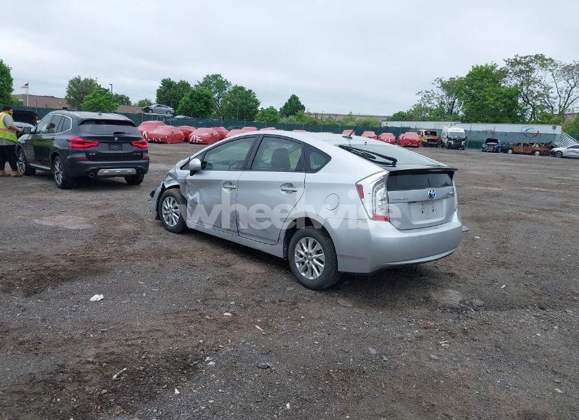 Photo 3 of 2014 Toyota Prius PLUG-IN (VIN JTDKN3DP1E3050561)