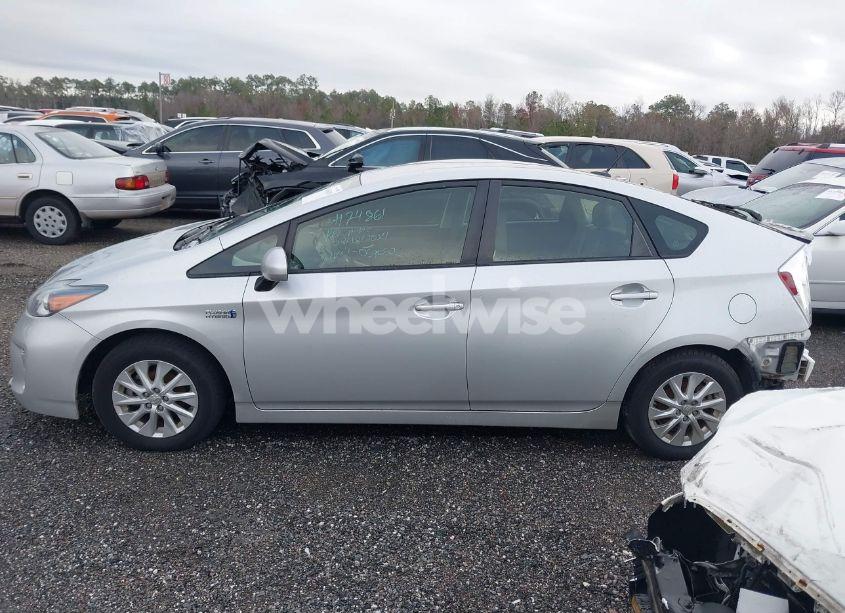Photo 15 of 2014 Toyota Prius PLUG-IN (VIN JTDKN3DP3E3059052)