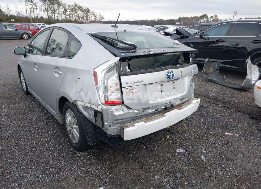 Photo 3 of 2014 Toyota Prius PLUG-IN (VIN JTDKN3DP3E3059052)