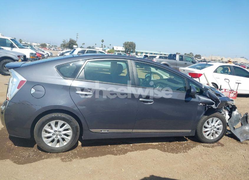 Photo 13 of 2012 Toyota Prius PLUG-IN (VIN JTDKN3DP5C3011792)