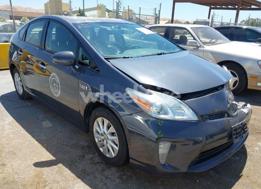 2014 Toyota Prius PLUG-IN (VIN JTDKN3DP6E3062317) main photo