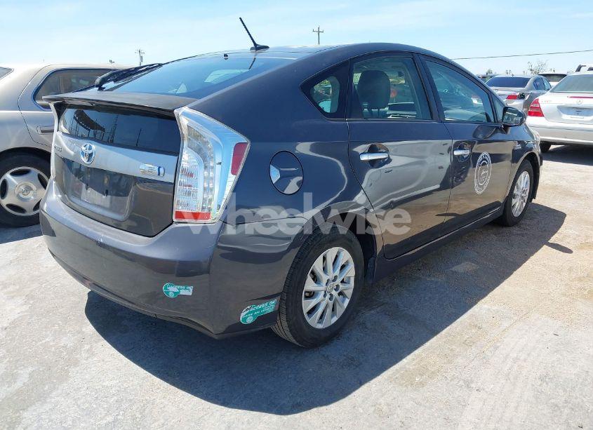 Photo 4 of 2014 Toyota Prius PLUG-IN (VIN JTDKN3DP6E3062317)
