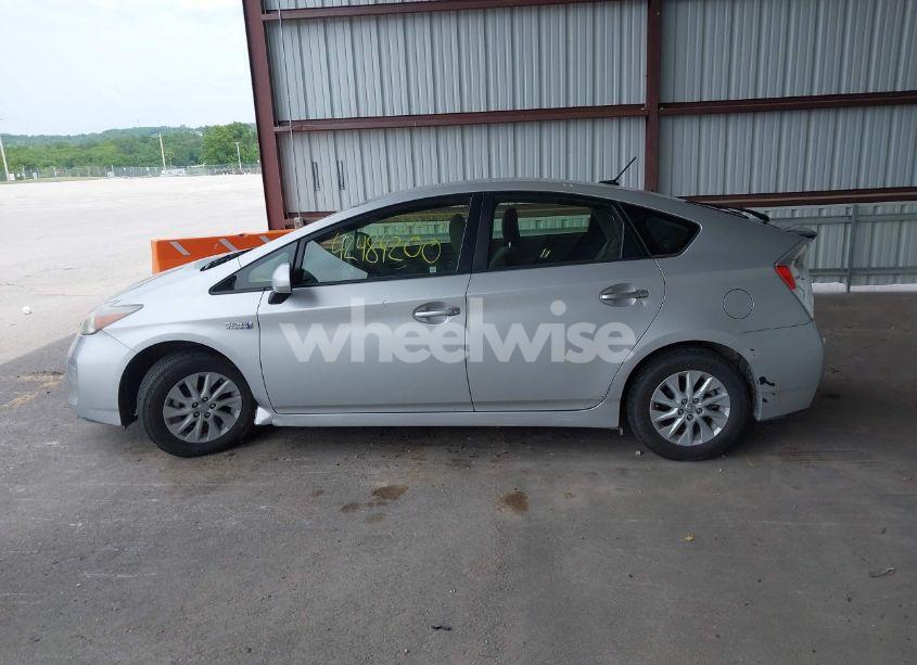 Photo 14 of 2013 Toyota Prius PLUG-IN (VIN JTDKN3DP8D3043430)