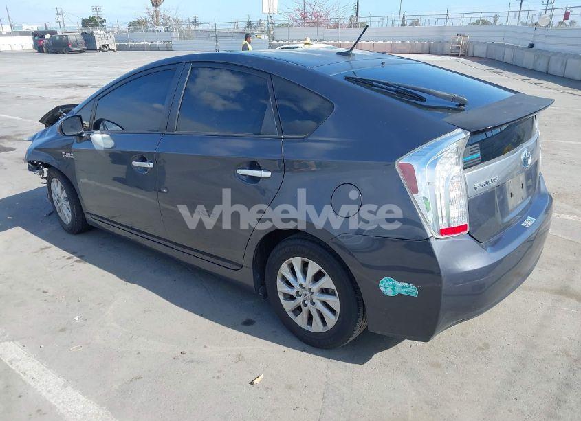 Photo 3 of 2014 Toyota Prius PLUG-IN (VIN JTDKN3DPXE3054379)