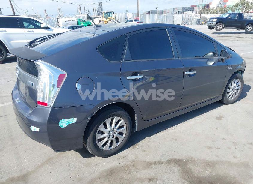 Photo 4 of 2014 Toyota Prius PLUG-IN (VIN JTDKN3DPXE3054379)
