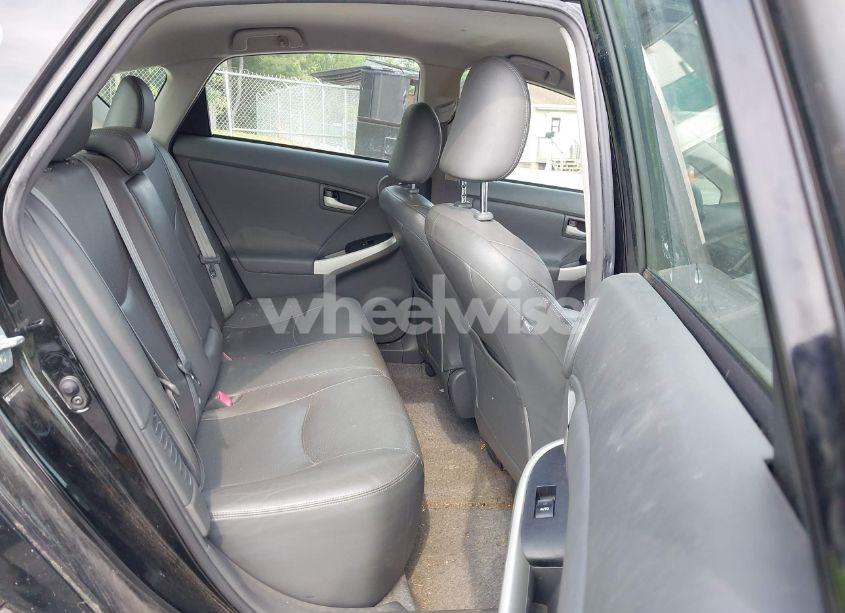 Photo 8 of 2010 Toyota Prius IV (VIN JTDKN3DU0A0010019)