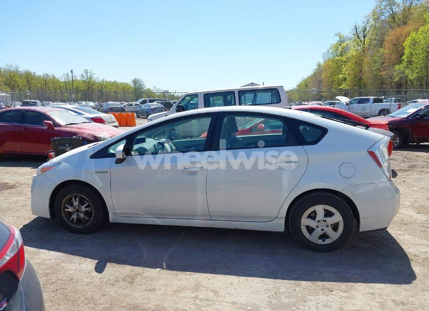 Photo 14 of 2010 Toyota Prius IV (VIN JTDKN3DU0A0017116)
