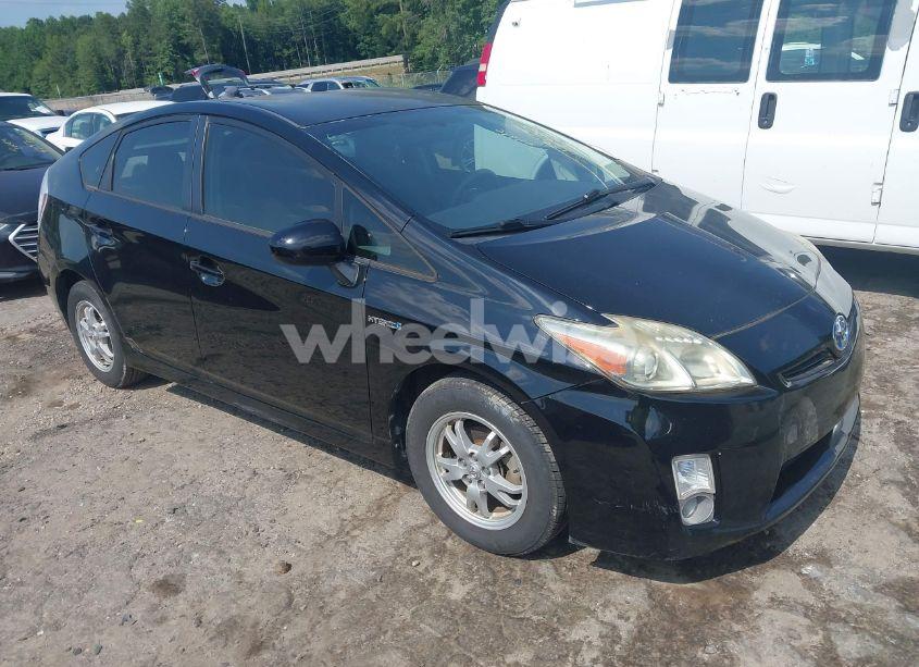 2010 Toyota Prius III (VIN JTDKN3DU0A0029752) main photo