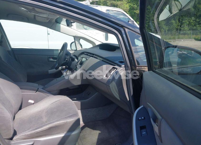 Photo 5 of 2010 Toyota Prius III (VIN JTDKN3DU0A0029752)