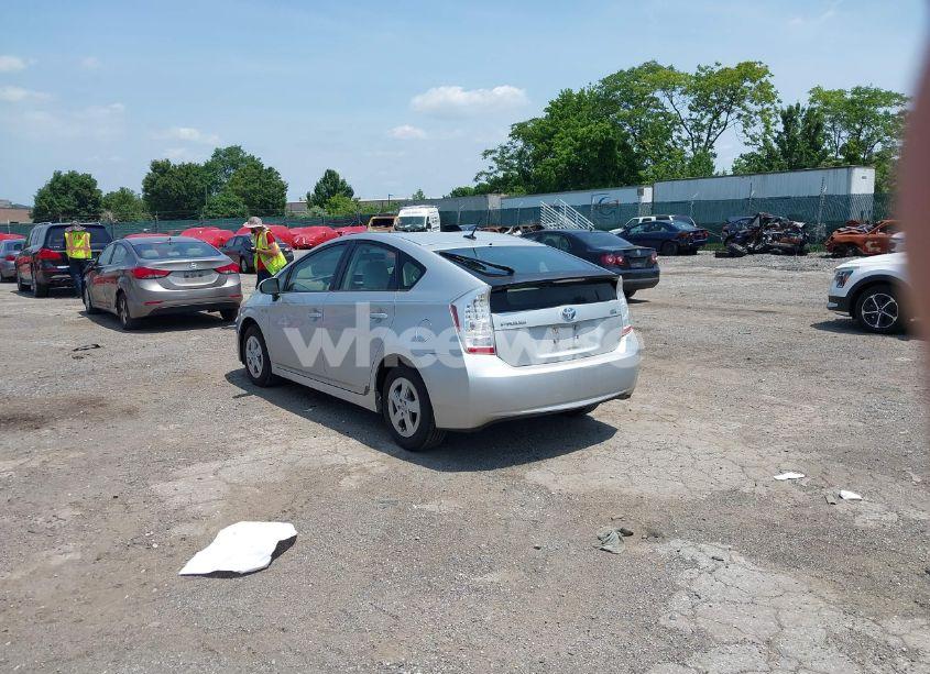 Photo 3 of 2010 Toyota Prius III (VIN JTDKN3DU0A0130421)
