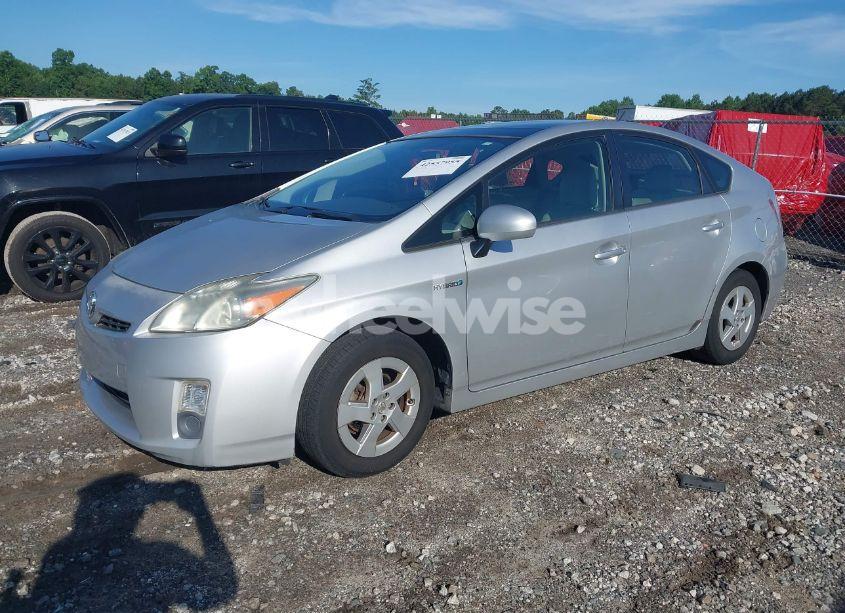 Photo 2 of 2010 Toyota Prius III (VIN JTDKN3DU0A0180641)