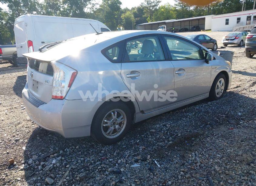 Photo 4 of 2010 Toyota Prius III (VIN JTDKN3DU0A0180641)