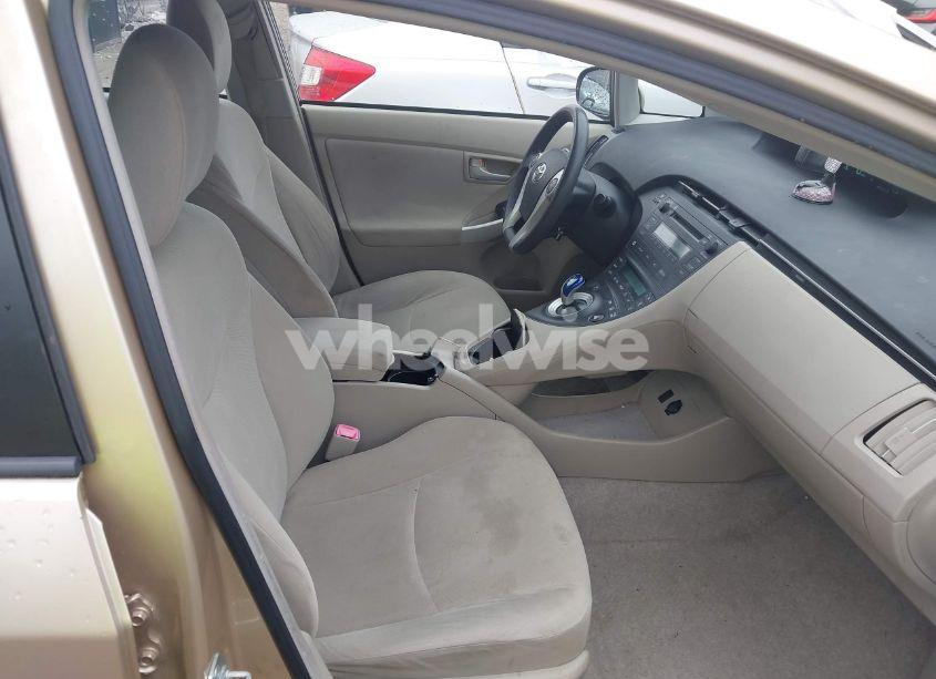 Photo 5 of 2010 Toyota Prius III (VIN JTDKN3DU0A1034623)