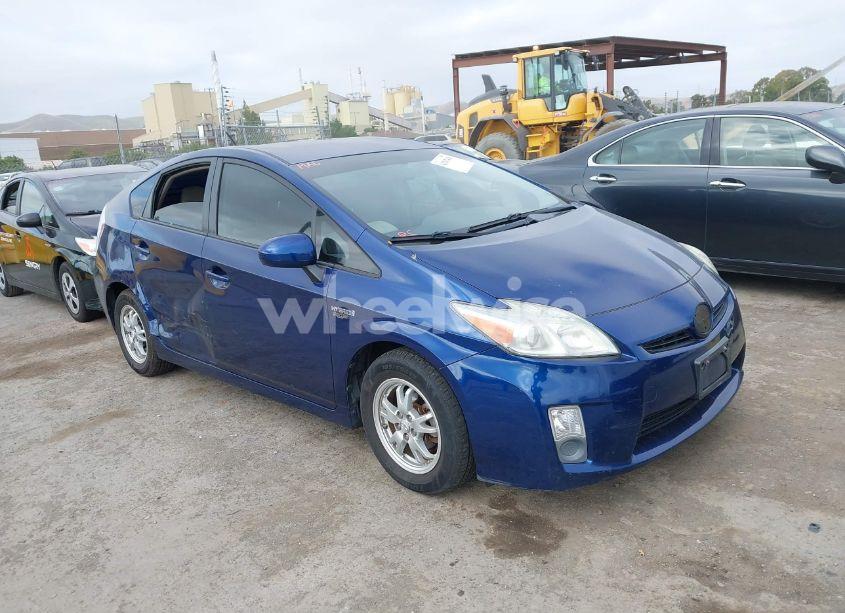 2010 Toyota Prius III (VIN JTDKN3DU0A1301985) main photo