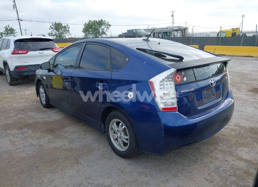 Photo 3 of 2010 Toyota Prius III (VIN JTDKN3DU0A1301985)