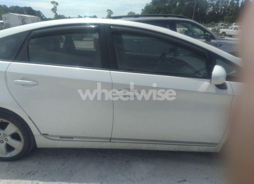 Photo 13 of 2011 Toyota Prius FIVE (VIN JTDKN3DU0B0300472)