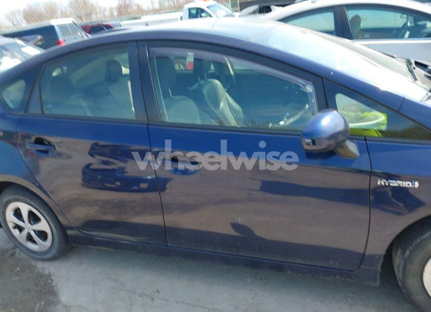 Photo 13 of 2013 Toyota Prius FOUR (VIN JTDKN3DU0D0351571)