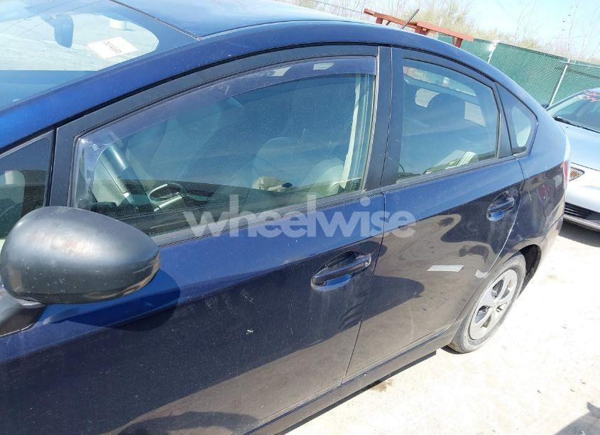 Photo 14 of 2013 Toyota Prius FOUR (VIN JTDKN3DU0D0351571)