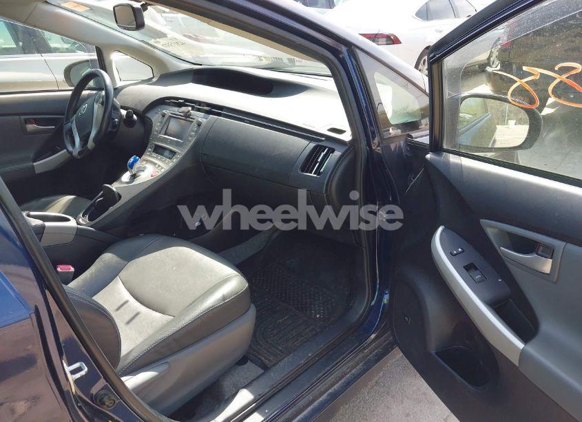 Photo 5 of 2013 Toyota Prius FOUR (VIN JTDKN3DU0D0351571)