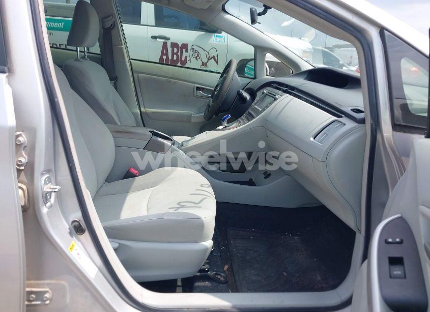 Photo 5 of 2013 Toyota Prius THREE (VIN JTDKN3DU0D1621862)