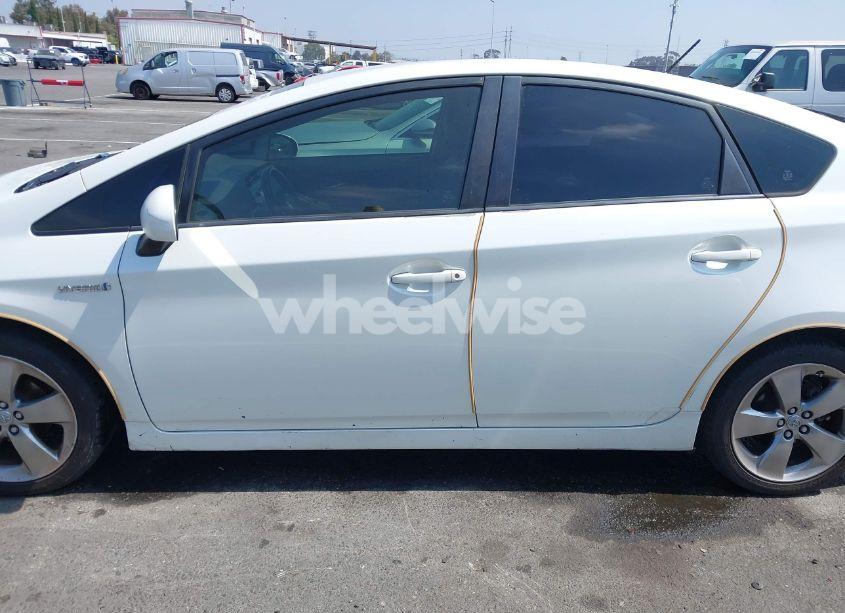 Photo 14 of 2013 Toyota Prius PERSONA (VIN JTDKN3DU0D1664713)