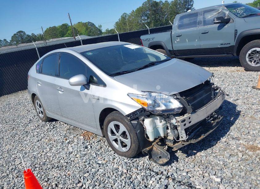 2013 Toyota Prius THREE (VIN JTDKN3DU0D1688705) main photo