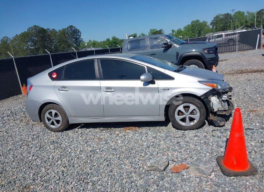 Photo 14 of 2013 Toyota Prius THREE (VIN JTDKN3DU0D1688705)