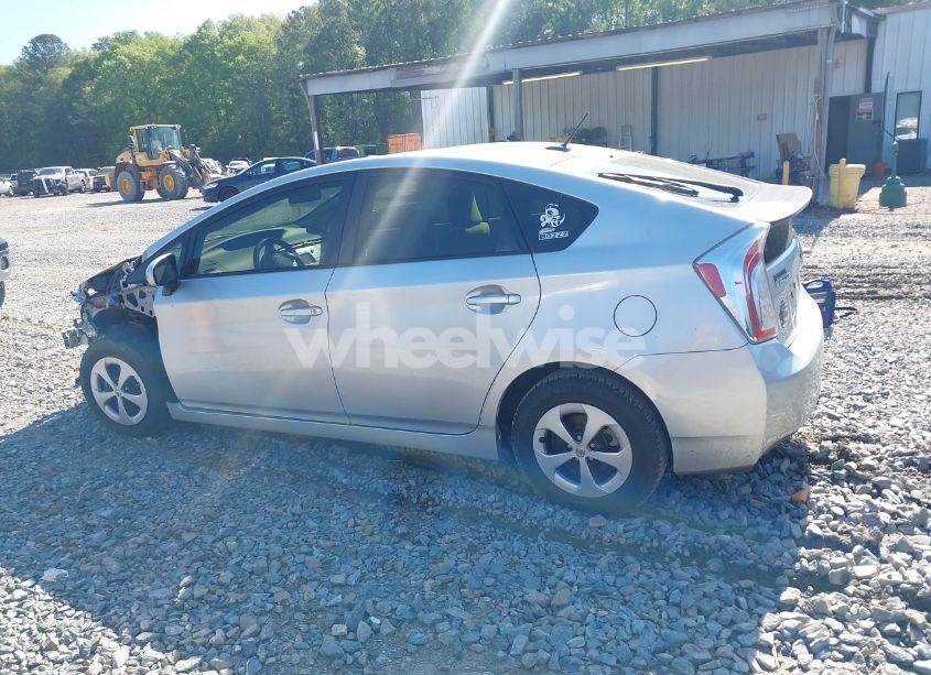 Photo 15 of 2013 Toyota Prius THREE (VIN JTDKN3DU0D1688705)