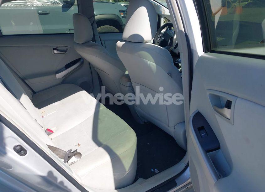 Photo 8 of 2013 Toyota Prius THREE (VIN JTDKN3DU0D1688705)