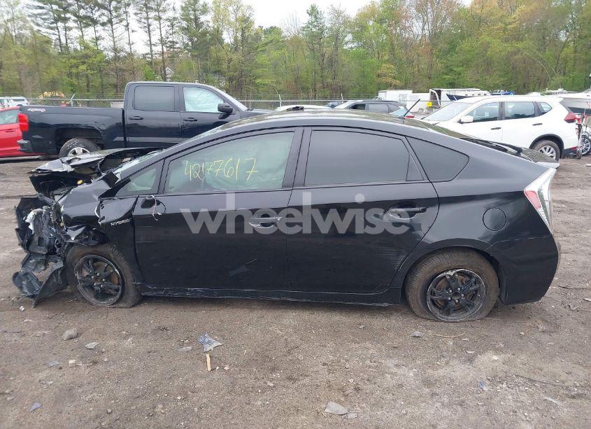 Photo 14 of 2013 Toyota Prius TWO (VIN JTDKN3DU0D5587382)