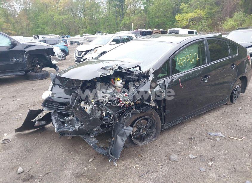 Photo 2 of 2013 Toyota Prius TWO (VIN JTDKN3DU0D5587382)