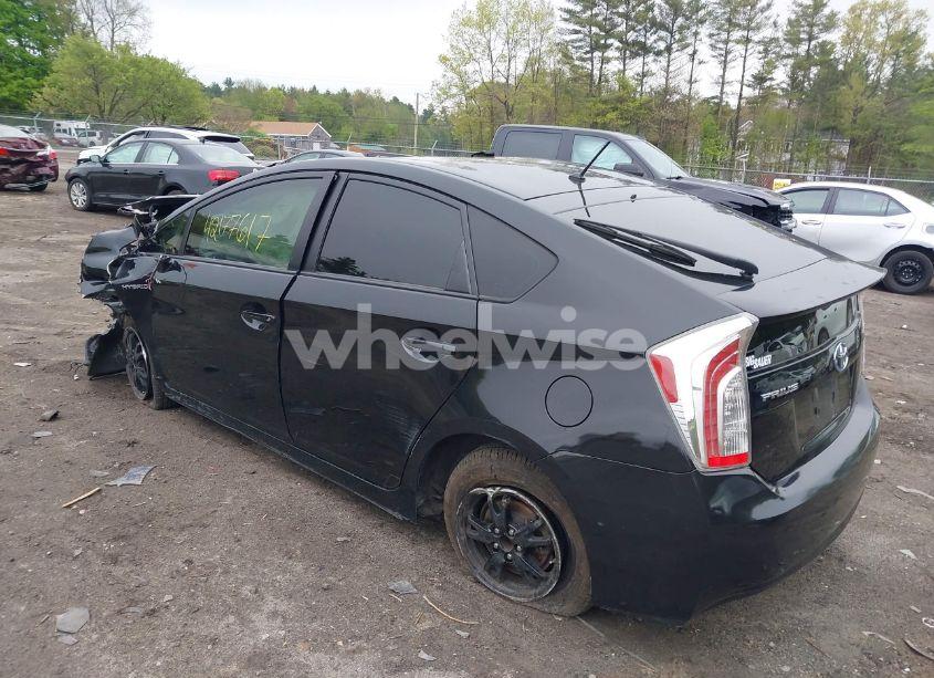 Photo 3 of 2013 Toyota Prius TWO (VIN JTDKN3DU0D5587382)