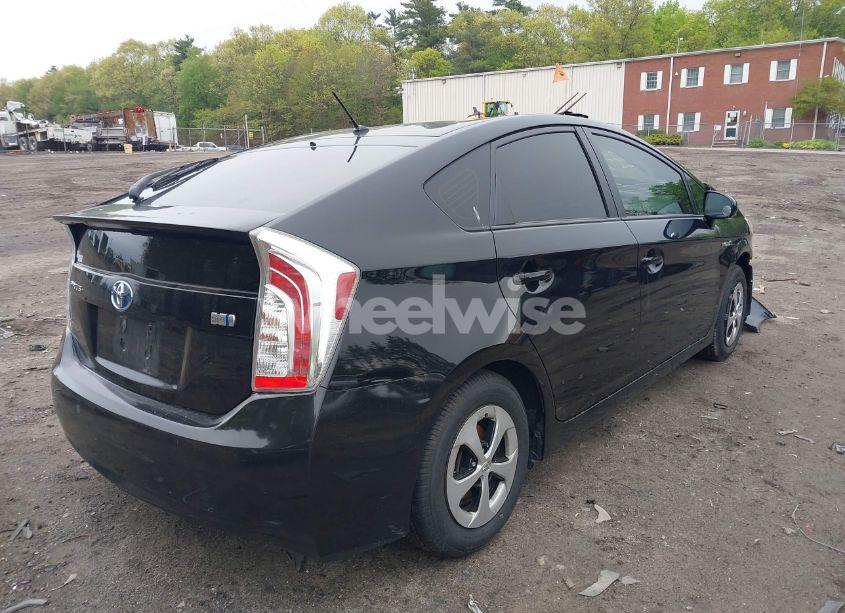 Photo 4 of 2013 Toyota Prius TWO (VIN JTDKN3DU0D5587382)