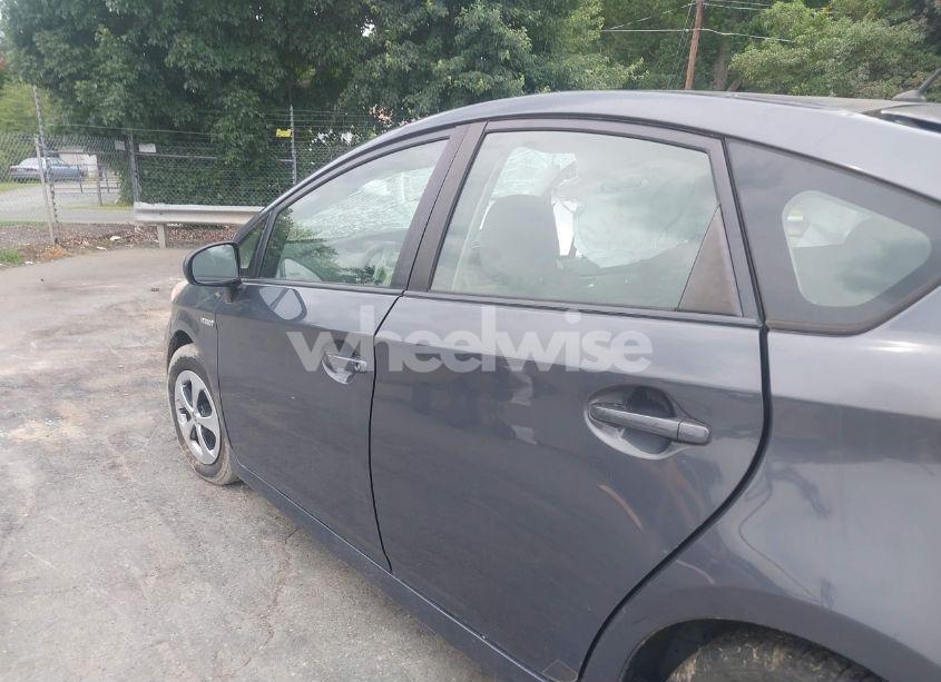 Photo 14 of 2013 Toyota Prius TWO (VIN JTDKN3DU0D5602737)