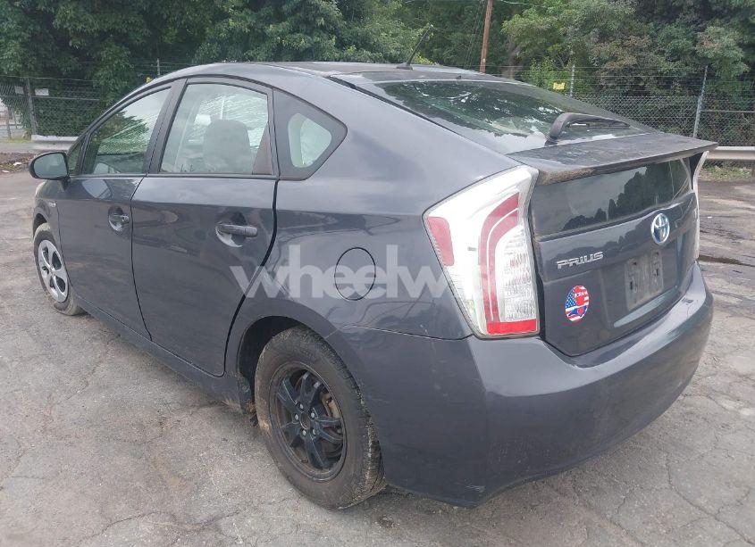 Photo 3 of 2013 Toyota Prius TWO (VIN JTDKN3DU0D5602737)