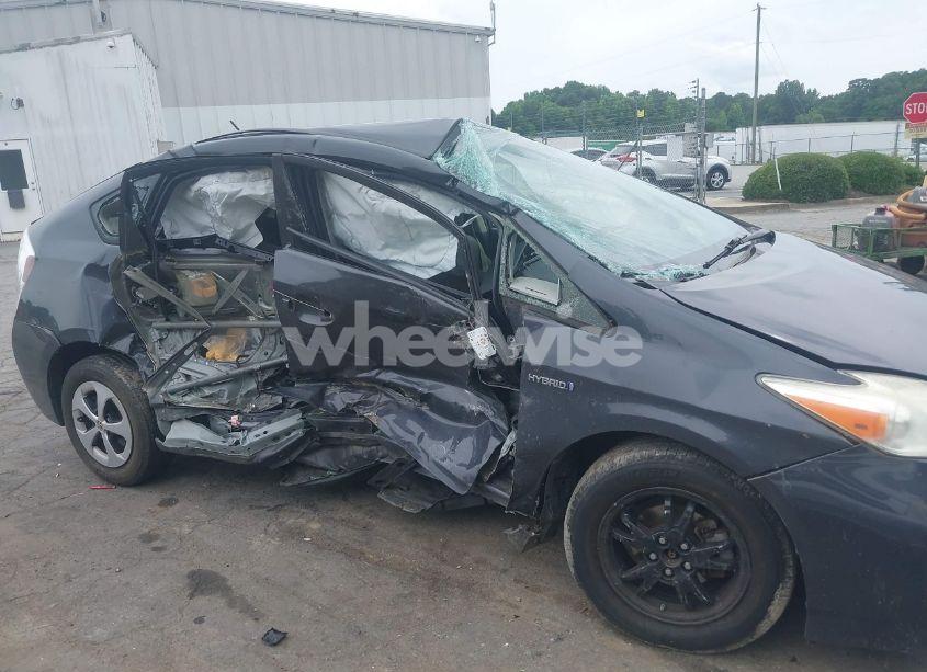 Photo 6 of 2013 Toyota Prius TWO (VIN JTDKN3DU0D5602737)