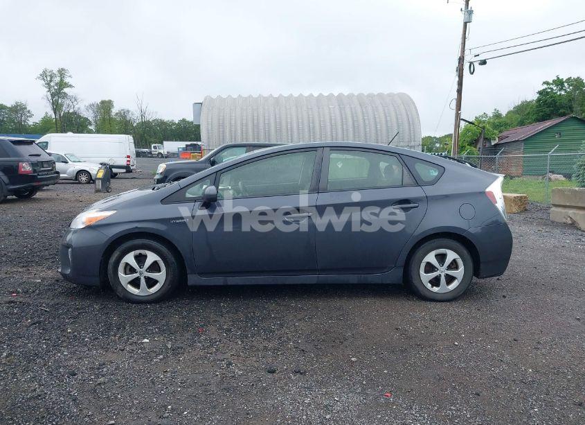 Photo 14 of 2014 Toyota Prius TWO (VIN JTDKN3DU0E0366380)