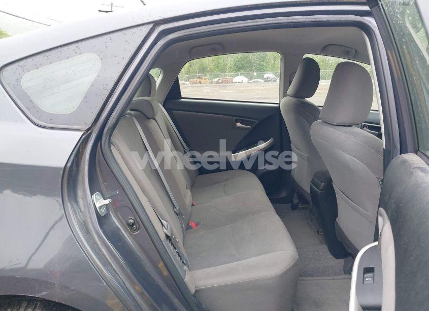 Photo 8 of 2014 Toyota Prius TWO (VIN JTDKN3DU0E0366380)