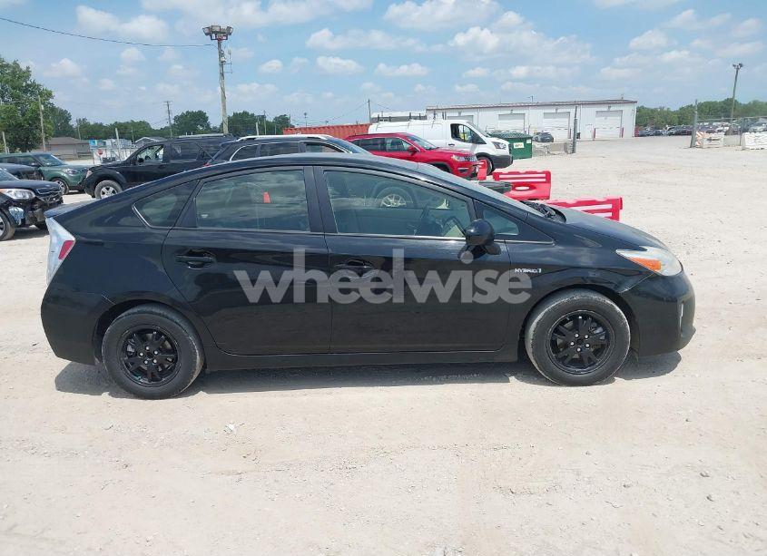 Photo 13 of 2014 Toyota Prius FOUR (VIN JTDKN3DU0E0384197)