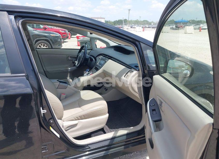 Photo 5 of 2014 Toyota Prius FOUR (VIN JTDKN3DU0E0384197)