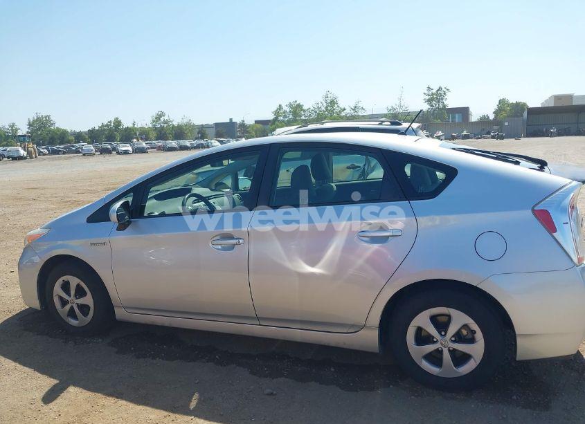 Photo 14 of 2014 Toyota Prius TWO (VIN JTDKN3DU0E0385446)