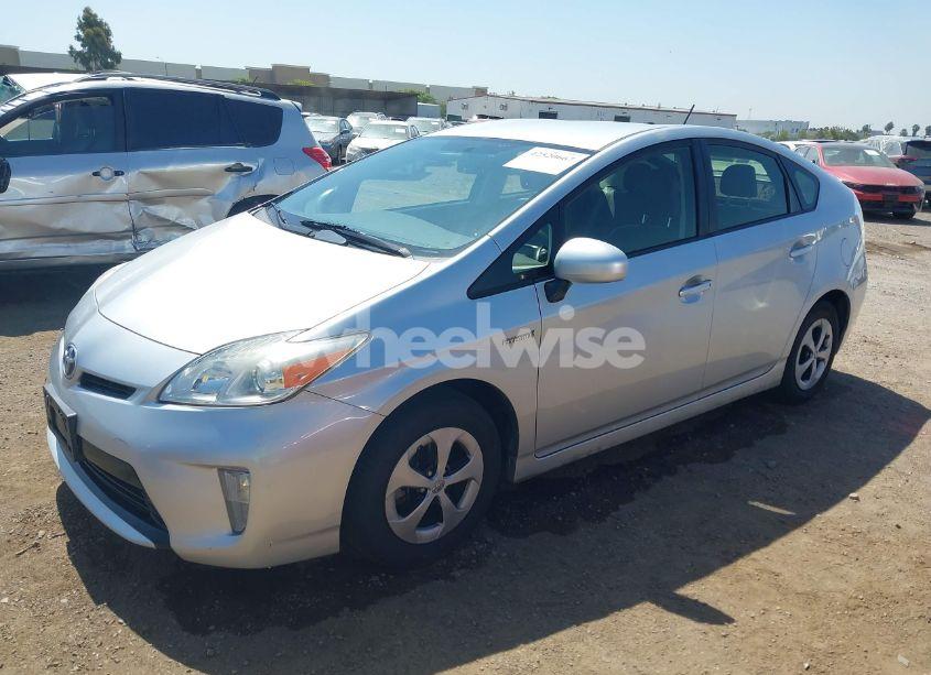 Photo 2 of 2014 Toyota Prius TWO (VIN JTDKN3DU0E0385446)
