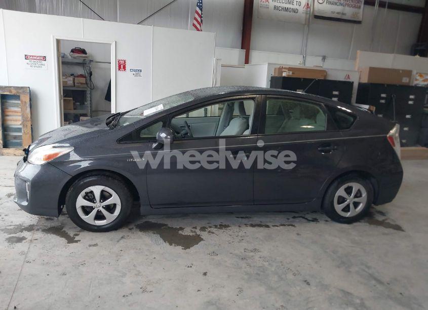 Photo 14 of 2014 Toyota Prius TWO (VIN JTDKN3DU0E1742795)